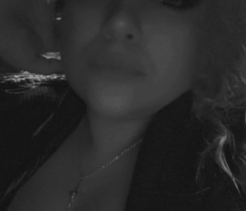 Detroit Escort ESPERANZA FLORES Adult Entertainer in United States, Adult Service Provider, Escort and Companion.