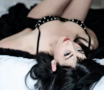 Chicago Escort Sasha Moon Adult Entertainer, Adult Service Provider, Escort and Companion.