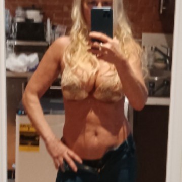New York Escort SexyMILF Adult Entertainer, Adult Service Provider, Escort and Companion.