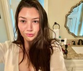 Des Moines Escort Donnie Adult Entertainer in United States, Female Adult Service Provider, American Escort and Companion.