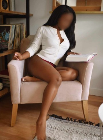 Vancouver Escort Amelia  Van Doren Adult Entertainer in United States, Female Adult Service Provider, Canadian Escort and Companion.