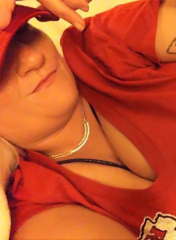 Kansas City Escort LydiaStJames Adult Entertainer in United States, Female Adult Service Provider, American Escort and Companion.