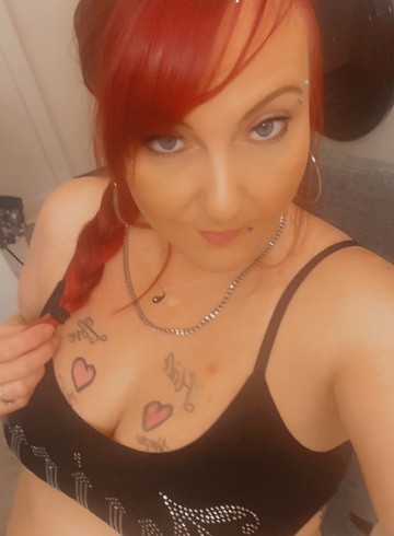 Charlotte Escort Juicy  Jewels Adult Entertainer in United States, Female Adult Service Provider, American Escort and Companion.