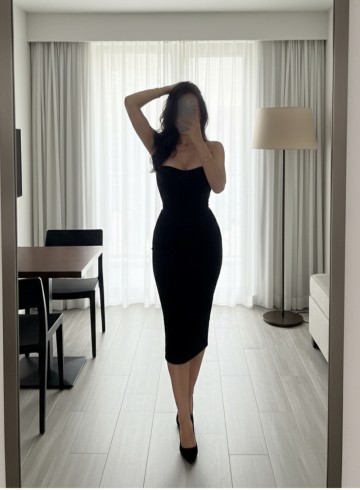 Chicago Escort Miss  Bri Adult Entertainer in United States, Female Adult Service Provider, American Escort and Companion.
