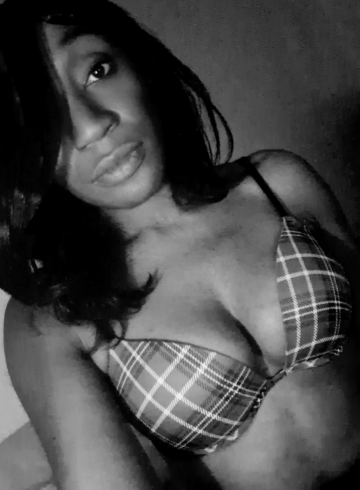 Denver Escort Lucki Adult Entertainer in United States, Female Adult Service Provider, Escort and Companion.