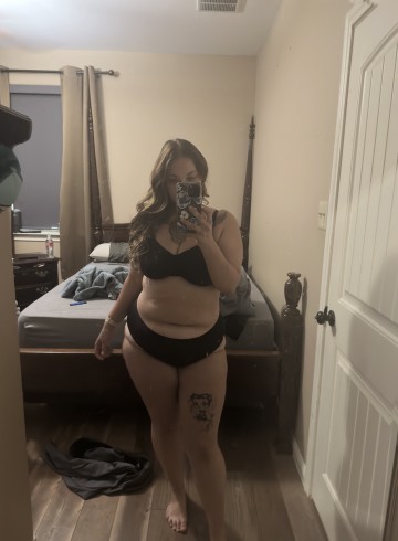 Austin Escort Elvira Adult Entertainer in United States, Female Adult Service Provider, Escort and Companion.