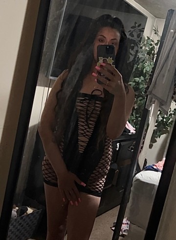 Boston Escort So  Spoiled Adult Entertainer in United States, Female Adult Service Provider, American Escort and Companion.