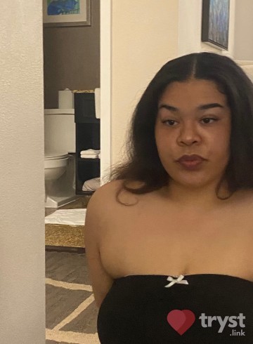 Phoenix Escort CahiiValee Adult Entertainer in United States, Female Adult Service Provider, Escort and Companion.