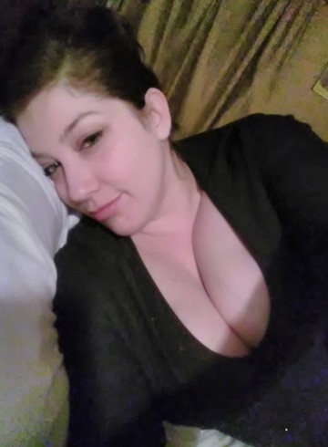 Detroit Escort Emily  Cheekz Adult Entertainer in United States, Female Adult Service Provider, American Escort and Companion.