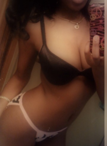 Boston Escort Ashley Adult Entertainer in United States, Female Adult Service Provider, American Escort and Companion.