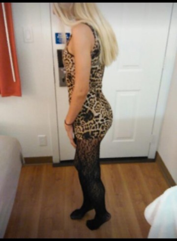 Phoenix Escort Chelsey Adult Entertainer in United States, Female Adult Service Provider, Escort and Companion.