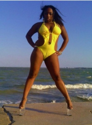 Chicago Escort CreamyKitti Adult Entertainer in United States, Female Adult Service Provider, Escort and Companion.