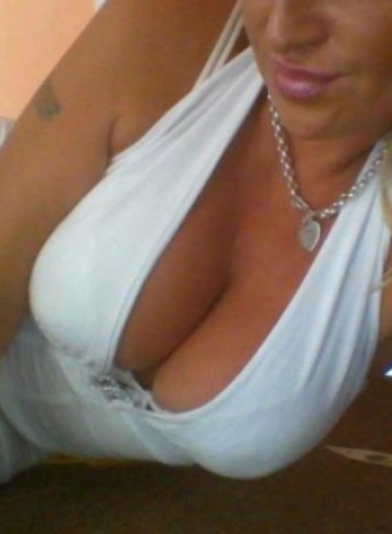 Las Vegas Escort JuliePatrick Adult Entertainer in United States, Female Adult Service Provider, Escort and Companion.