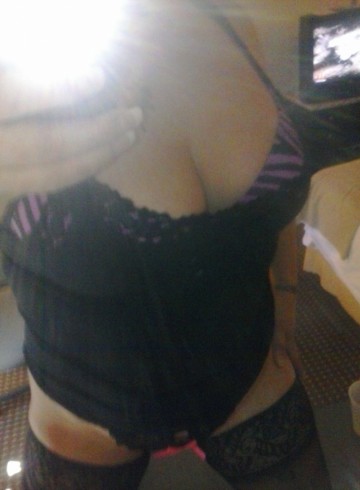 Chicago Escort OHAREGODDESS Adult Entertainer in United States, Female Adult Service Provider, French Escort and Companion.