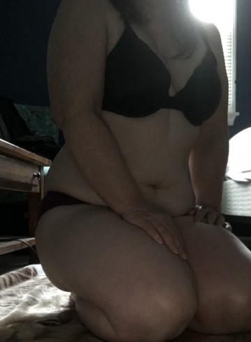 Kansas City Escort Sandy Adult Entertainer in United States, Female Adult Service Provider, American Escort and Companion.