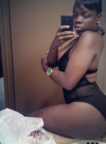 Cincinnati Escort Savvy Adult Entertainer in United States, Female Adult Service Provider, Escort and Companion.