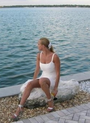 Tampa Escort ValerieGFE Adult Entertainer in United States, Female Adult Service Provider, American Escort and Companion.